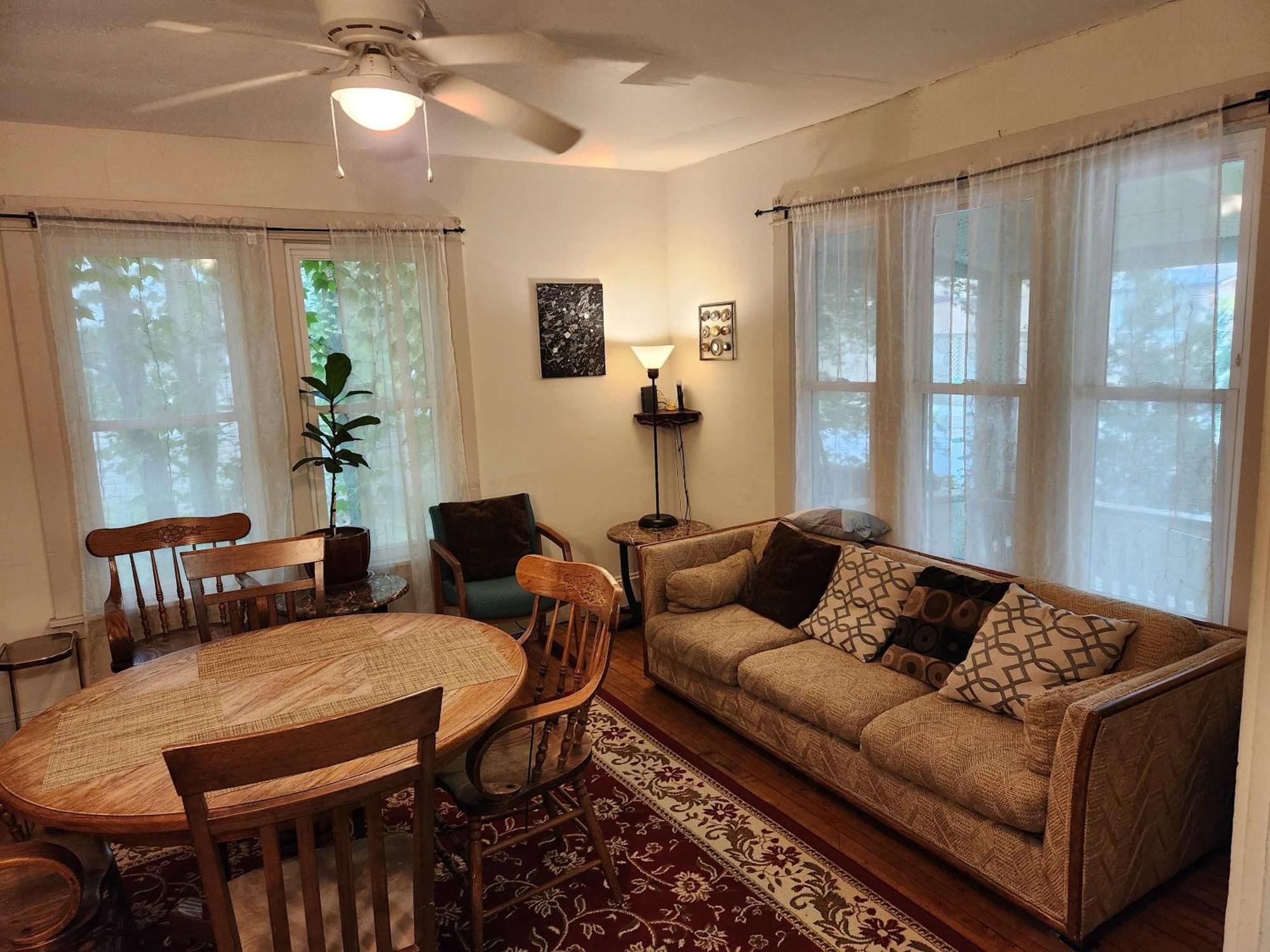 Cozy 3 Bedroom House In Downtown إيثاكا المظهر الخارجي الصورة